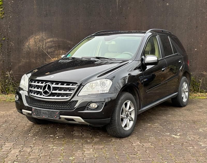Gebraucht Mercedes ML350 224 PS (164 kW) 2009 Schwarz SUV