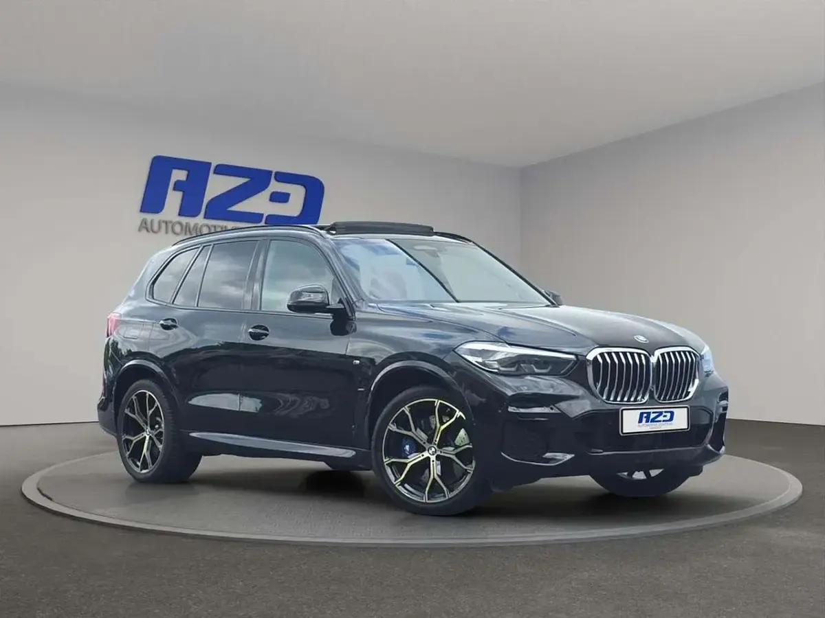 Gebraucht BMW X5 M Sport 340 PS (250 kW) 2023 Black sapphire metallic SUV