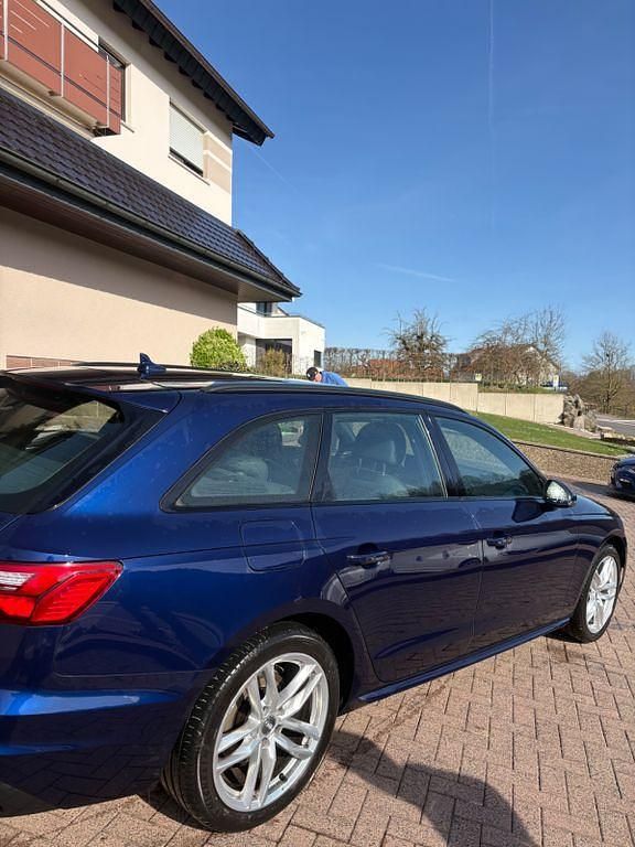 Gebraucht Audi A4 Advanced 190 PS (139 kW) 2020 Blau Kombi