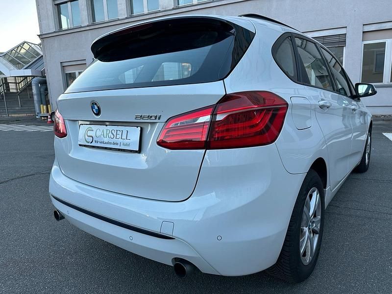 Gebraucht BMW 220 Performance 192 PS (141 kW) 2015 Weiß Limousine
