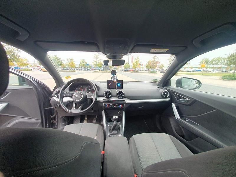 Gebraucht Audi Q2 Design 150 PS (110 kW) 2019 Grau SUV