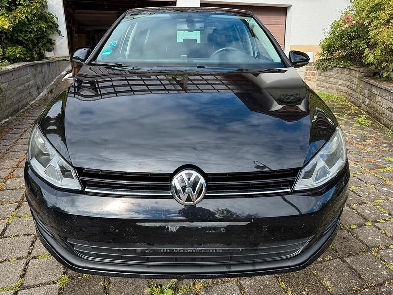Schwarz Gebraucht 2015 VW Golf VII Cup Limousine | 8.299 € (Guter Preis) - Bild 1/4