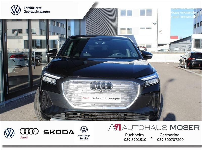 Mythosschwarz metallic Gebraucht 2022 Audi Q4 Sportback e-tron SUV | 30.740 € (Guter Preis) - Bild 1/4