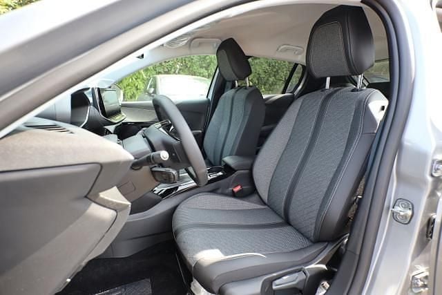 Neu Peugeot 208 Allure 101 PS (74 kW) 2025 Artense grau metallic artense grau metallic Kleinwagen