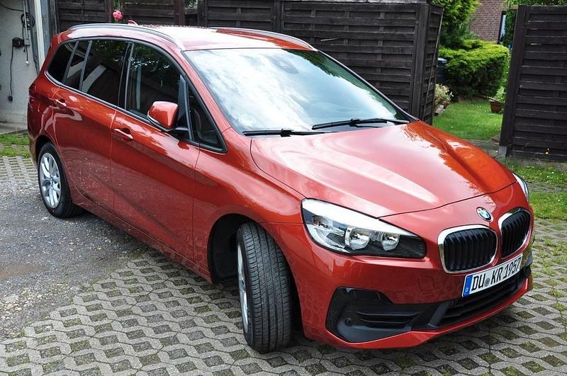 Gebraucht BMW 218 Gran Tourer Advantage 150 PS (110 kW) 2019 Orange Van / Kleinbus