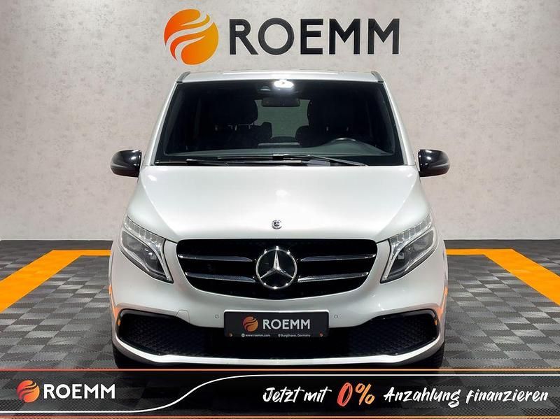 Silber Gebraucht 2021 Mercedes V250 Avantgarde Van / Kleinbus | 43.889 € (Guter Preis) - Bild 1/4