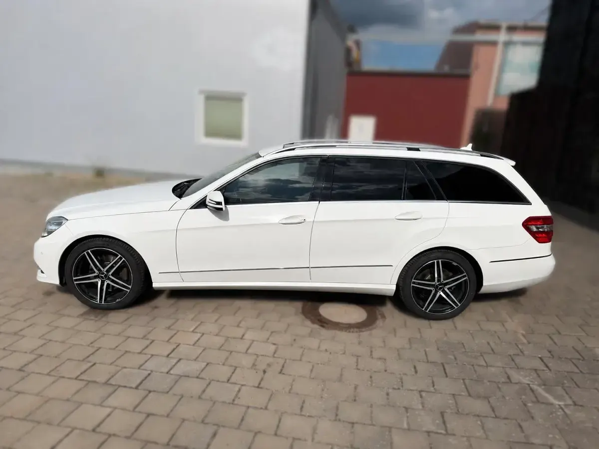 Gebraucht Mercedes E350 Avantgarde 265 PS (194 kW) 2012 Weiß Kombi