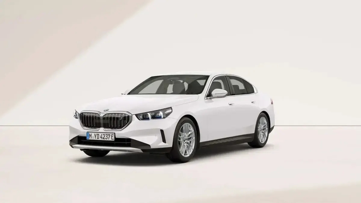 Neu BMW i5 Sport Line 250 kW (340 PS) 2026 Alpinweiß uni Limousine