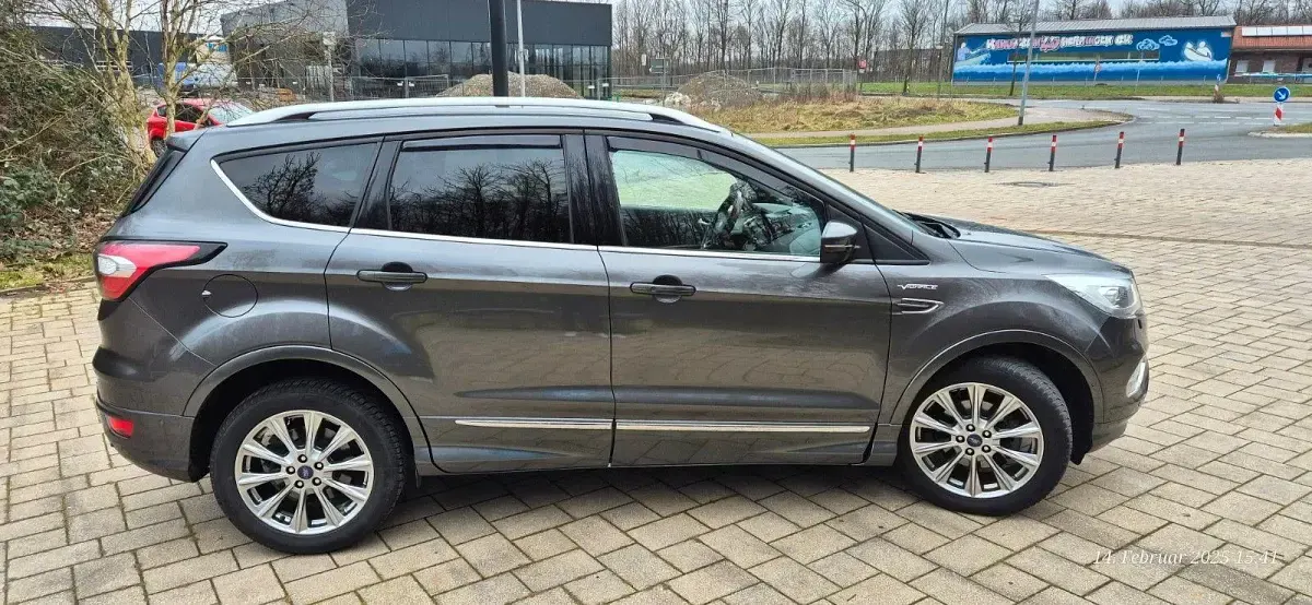 Gebraucht Ford Kuga Vignale 150 PS (110 kW) 2019 Grau SUV