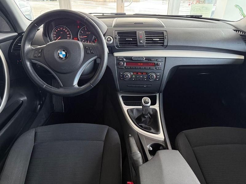 Gebraucht BMW 118 Advantage 143 PS (105 kW) 2011 Schwarz Kleinwagen