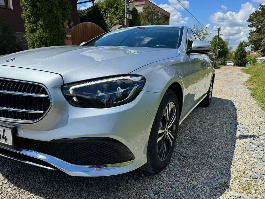 Gebraucht Mercedes E220 194 PS (142 kW) 2021 Silber Limousine