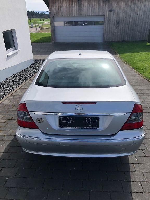 Gebraucht Mercedes E200 Elegance 184 PS (135 kW) 2008 Silber Limousine