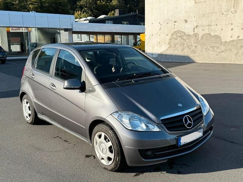 Grau Gebraucht 2010 Mercedes A160 Van / Kleinbus | 4.600 € (Fairer Preis) - Bild 1/4