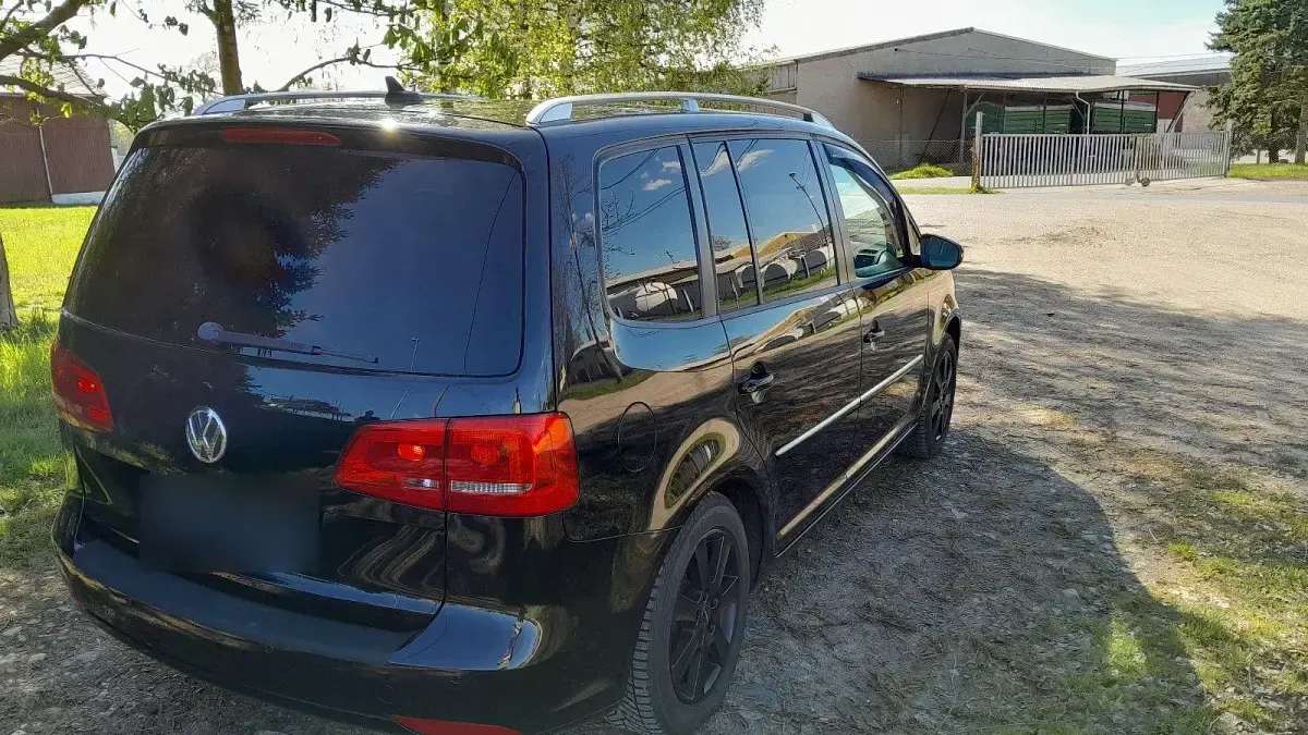 Gebraucht VW Touran Highline 177 PS (130 kW) 2014 Schwarz Van / Kleinbus
