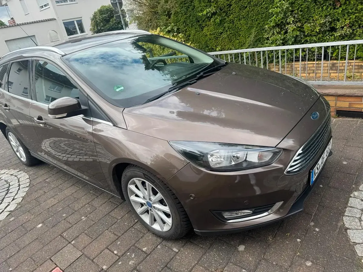 Gebraucht Ford Focus 120 PS (88 kW) 2016 Braun Kombi