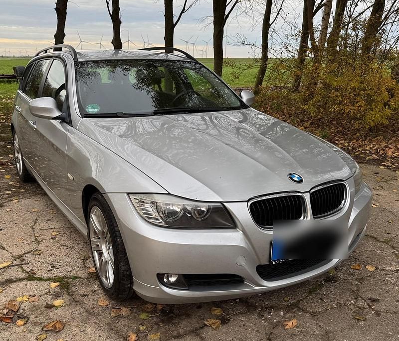 Silber Gebraucht 2009 BMW 318 M Sport Kombi | 3.900 € (Superpreis) - Bild 1/4