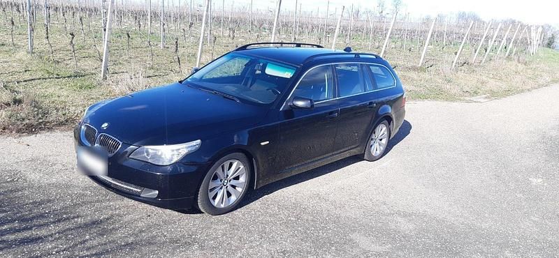 Gebraucht BMW 525 197 PS (144 kW) 2008 Schwarz Kombi