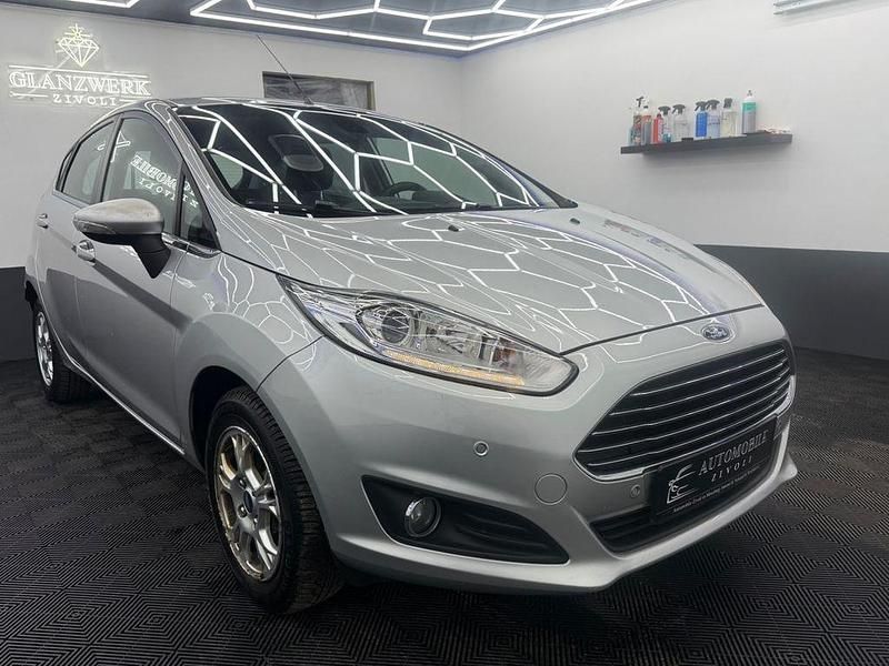 Gebraucht Ford Fiesta Titanium 101 PS (74 kW) 2013 Silber Kleinwagen