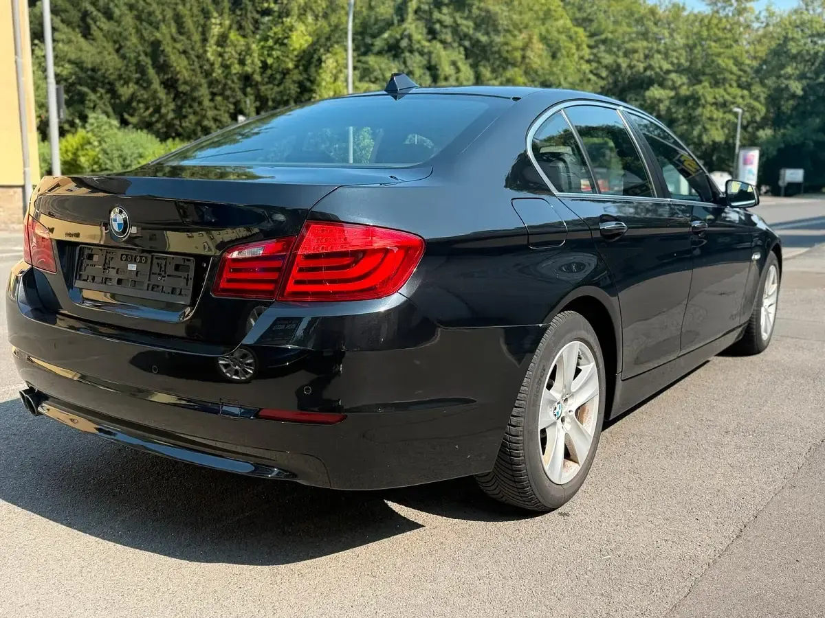 Gebraucht BMW 530 258 PS (189 kW) 2012 Schwarz Limousine