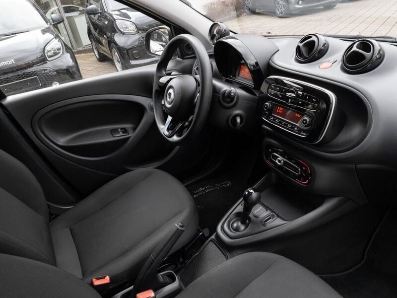 Gebraucht Smart ForFour Electric Drive 60 kW (82 PS) 2022 Karosserie in black Limousine