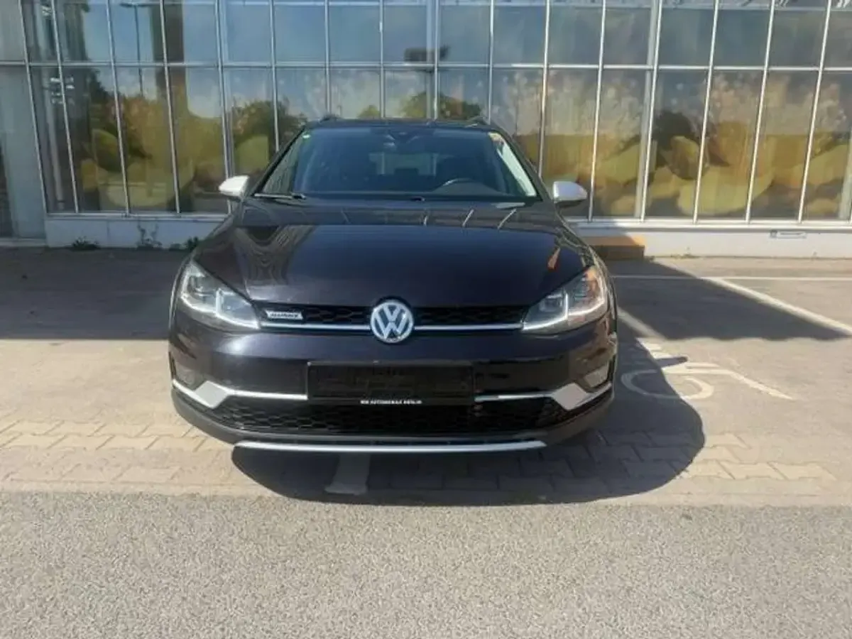 Gebraucht VW Golf Alltrack 184 PS (135 kW) 2018 Deep black perleffekt Kombi