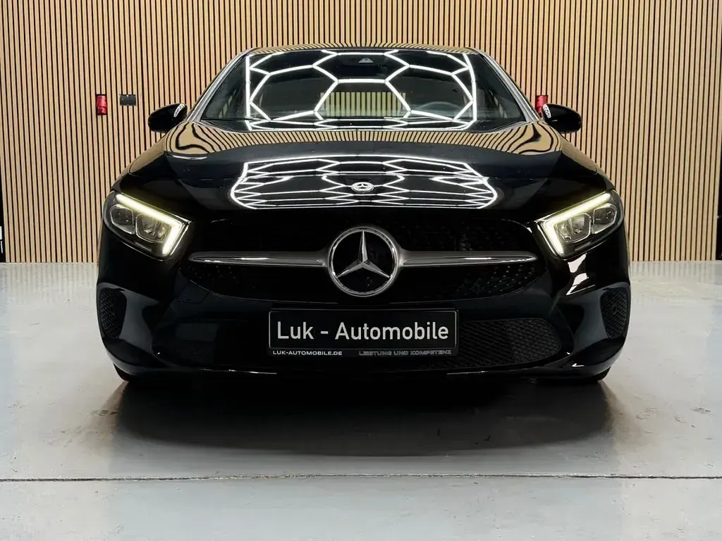 Gebraucht Mercedes A200 163 PS (119 kW) 2019 Schwarz Limousine