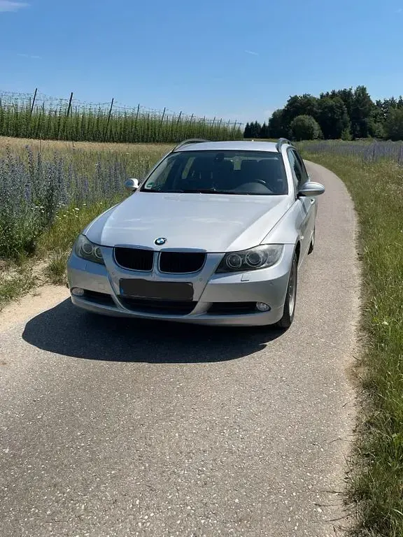 Gebraucht BMW 320 177 PS (130 kW) 2008 Silber Kombi