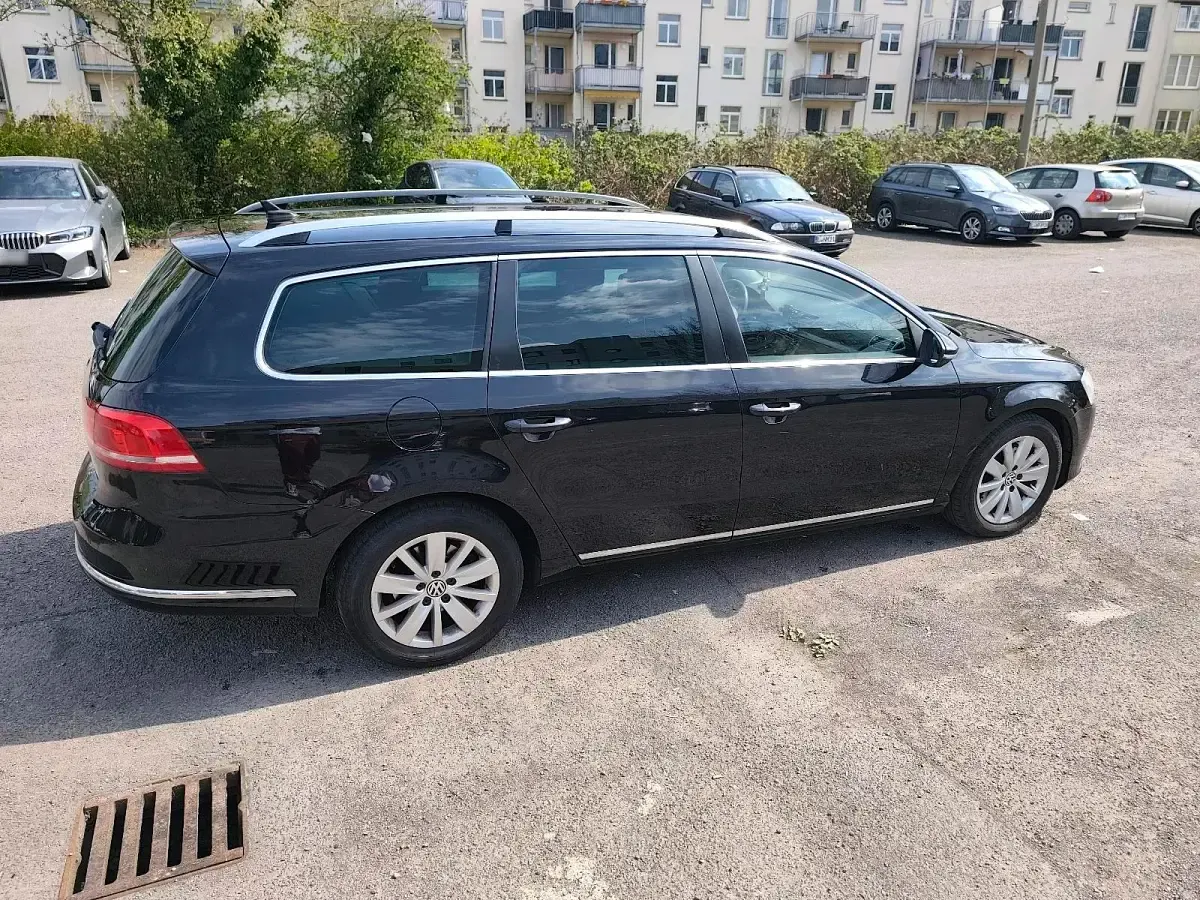 Gebraucht VW Passat 140 PS (102 kW) 2011 Schwarz Kombi