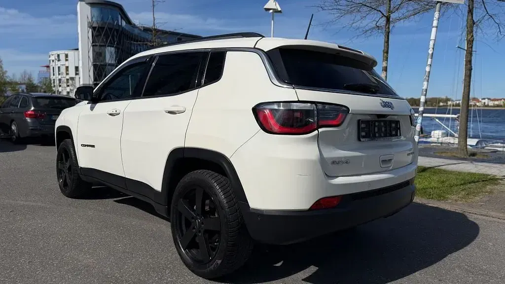 Usata Jeep Compass Limited 140 CV (102 kW) 2017 Bianco SUV