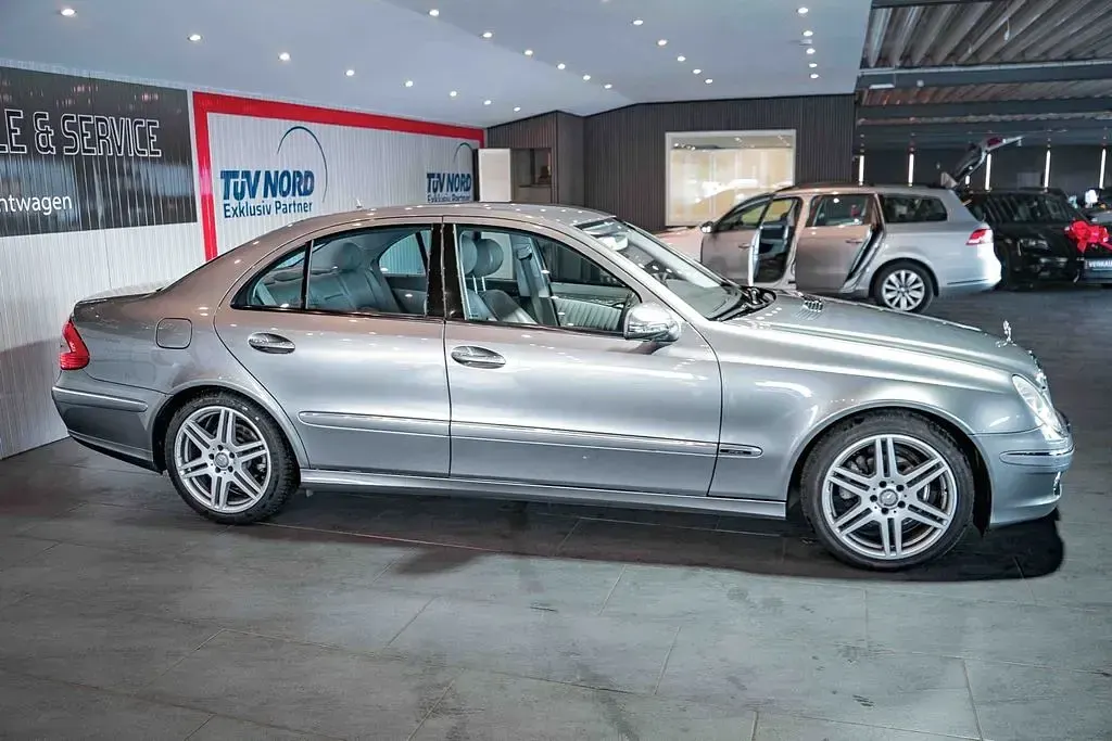 Gebraucht Mercedes E300 Avantgarde 211 PS (155 kW) 2008 Silber Limousine