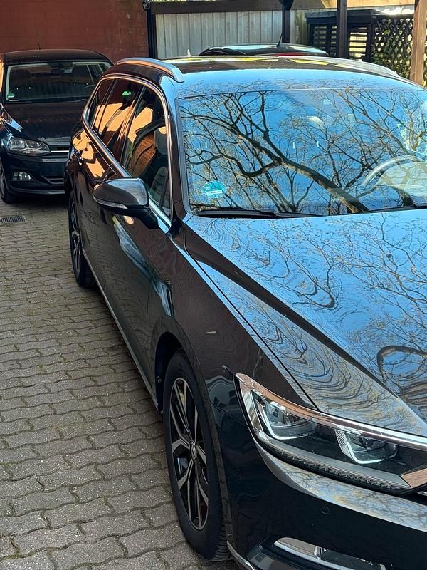 Gebraucht VW Passat 150 PS (110 kW) 2019 Grau Kombi