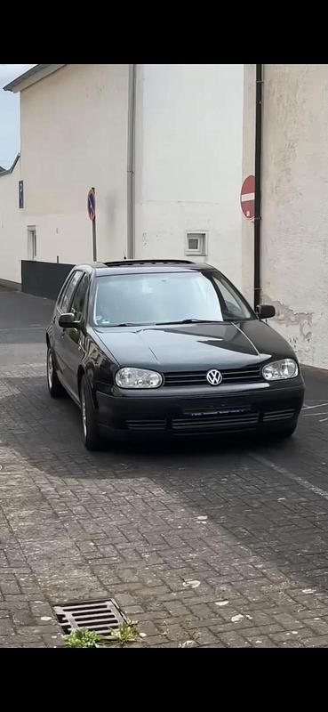 Schwarz Gebraucht 1997 VW Golf IV Kleinwagen | 1.400 € (Guter Preis) - Bild 1/1