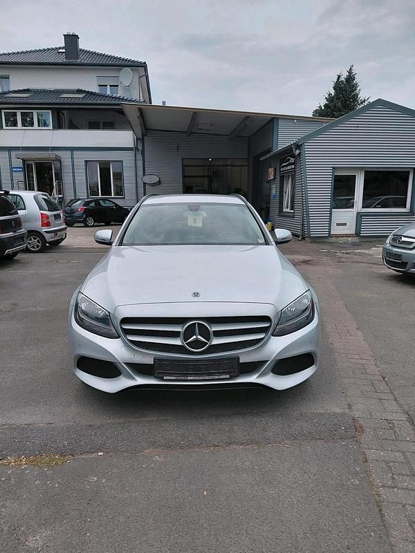 Silber Gebraucht 2017 Mercedes C180 Kombi | 8.950 € (Guter Preis) - Bild 1/4