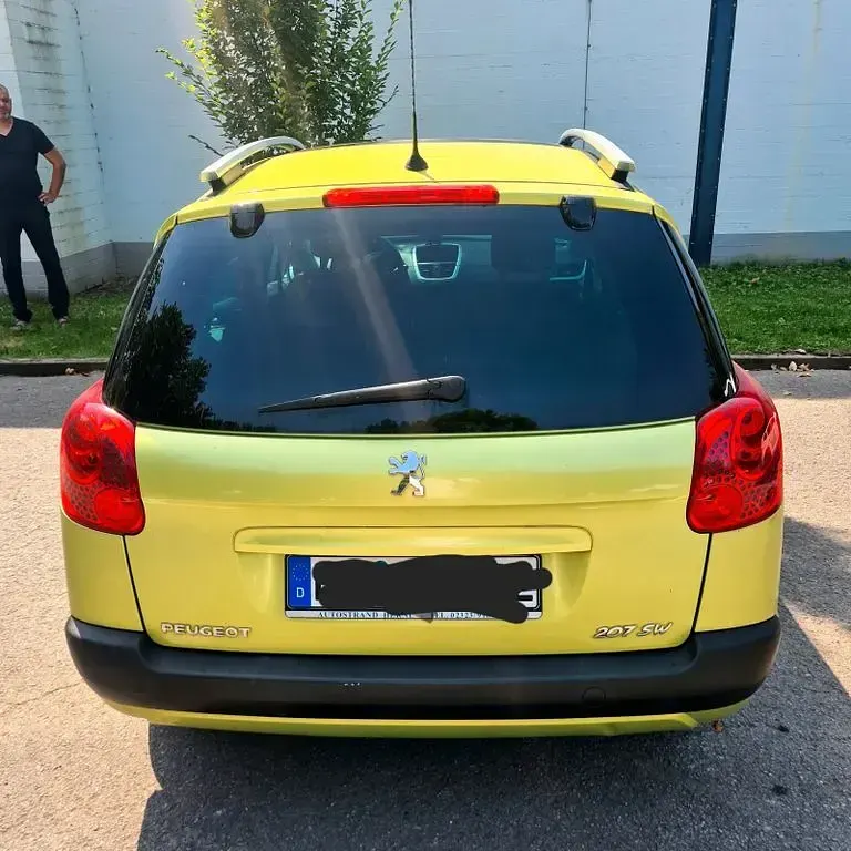 Gebraucht Peugeot 207 Urban Move 95 PS (69 kW) 2009 Grün Kombi