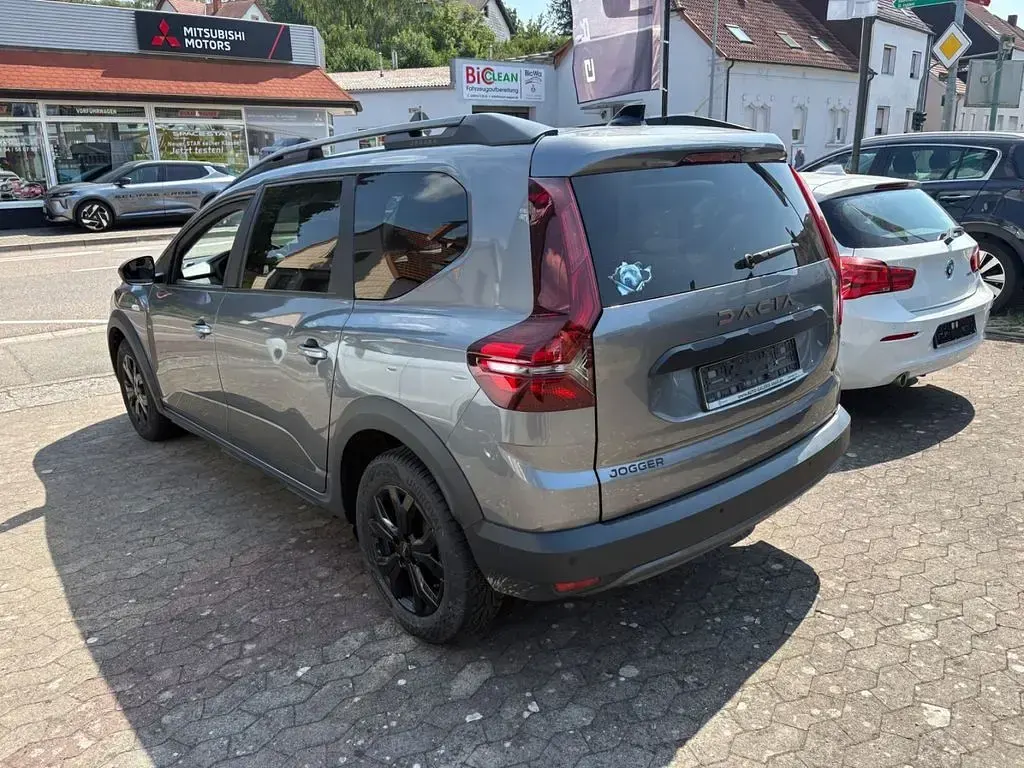 Gebraucht Dacia Jogger Extreme 110 PS (80 kW) 2023 Grau Van / Kleinbus