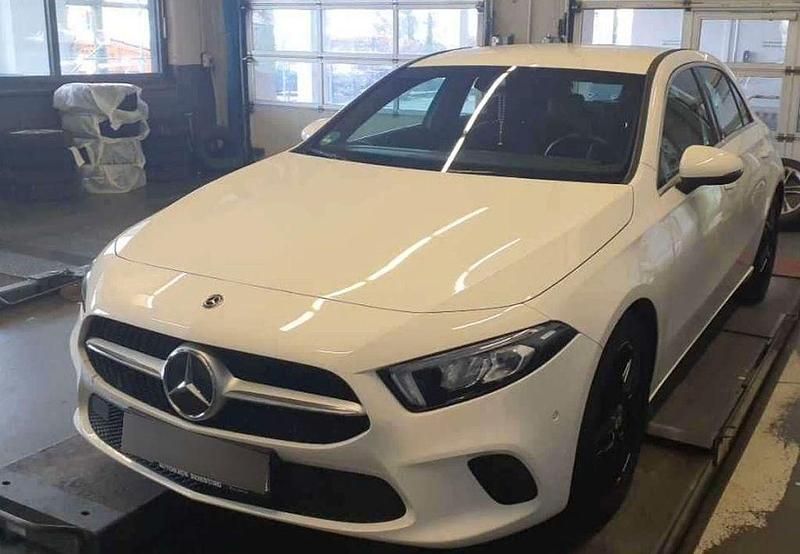 Gebraucht Mercedes A200 163 PS (119 kW) 2018 Weiß Limousine