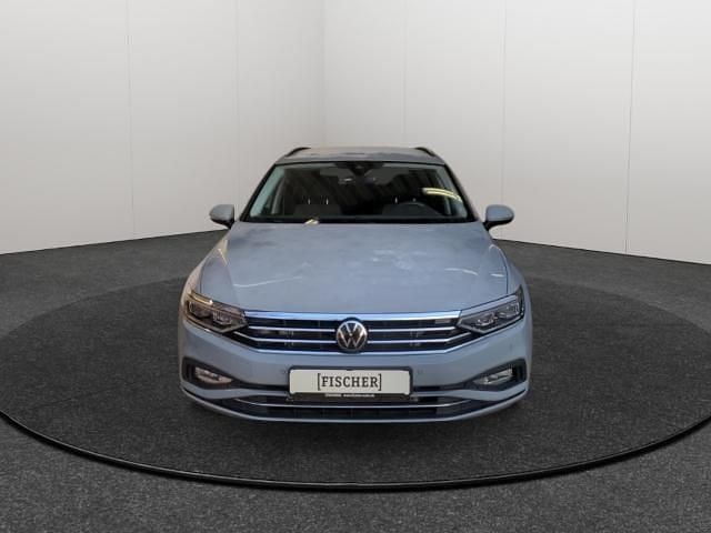 Gebraucht VW Passat Business 122 PS (89 kW) 2023 Grau Kombi