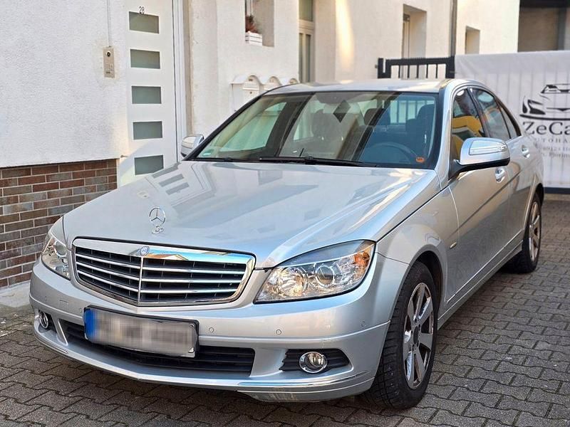Silber Gebraucht 2007 Mercedes C220 Elegance Limousine | 6.990 € (Fairer Preis) - Bild 1/4