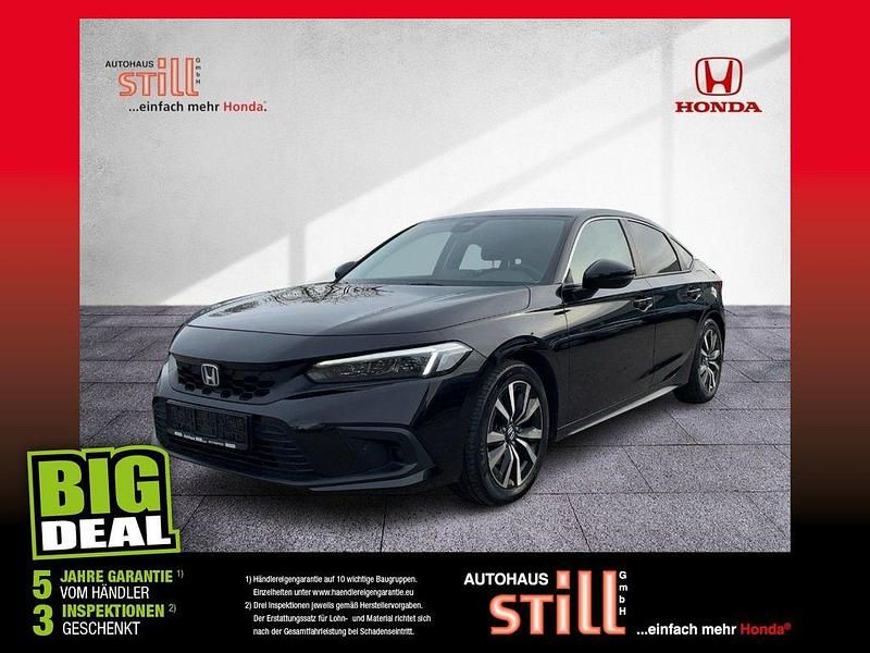 Crystal black p. Gebraucht 2022 Honda Civic Elegance Limousine | 25.780 € (Fairer Preis) - Bild 1/4