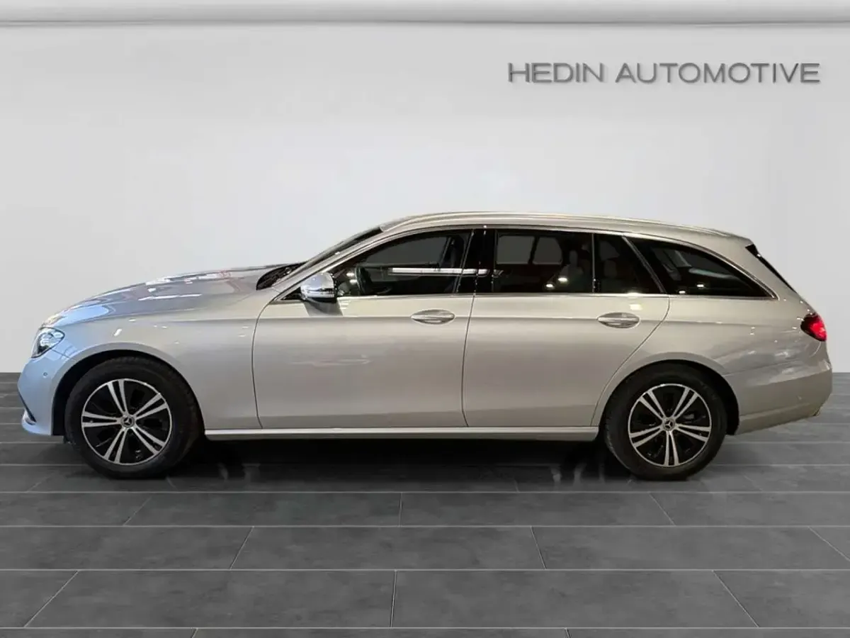 Gebraucht Mercedes E220 Avantgarde 200 PS (147 kW) 2022 Silber Kombi
