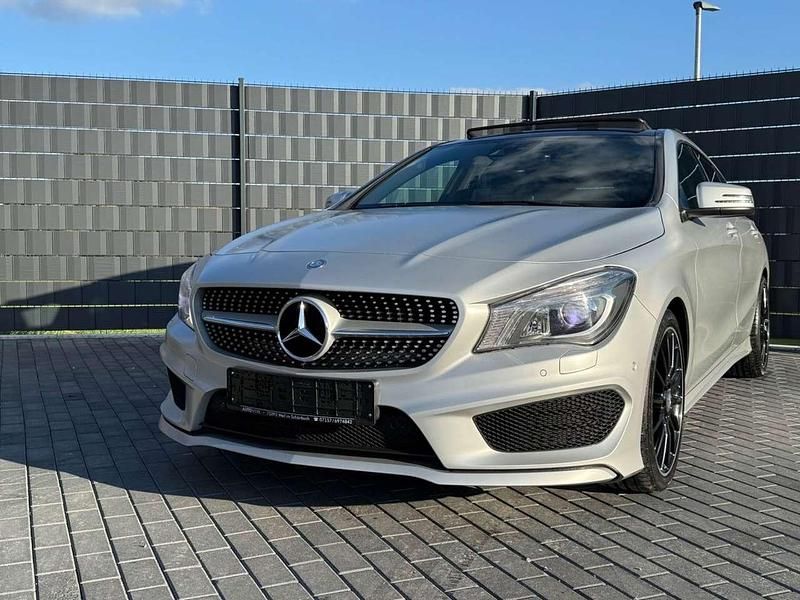 Designo magno polarsilber Gebraucht 2015 Mercedes 250 AMG Kombi | 18.990 € (Superpreis) - Bild 1/4