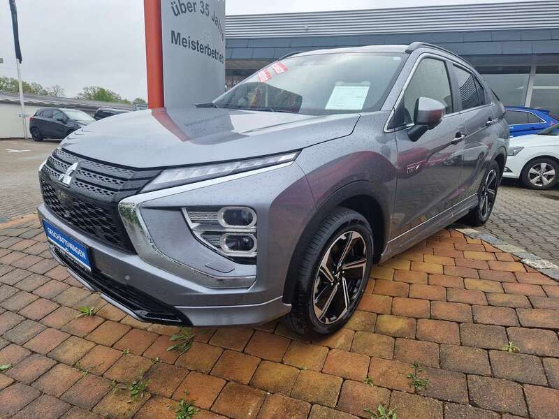Platinum grau Gebraucht 2022 Mitsubishi Eclipse Cross Plus SUV | 29.990 € (Etwas zu teuer) - Bild 1/4