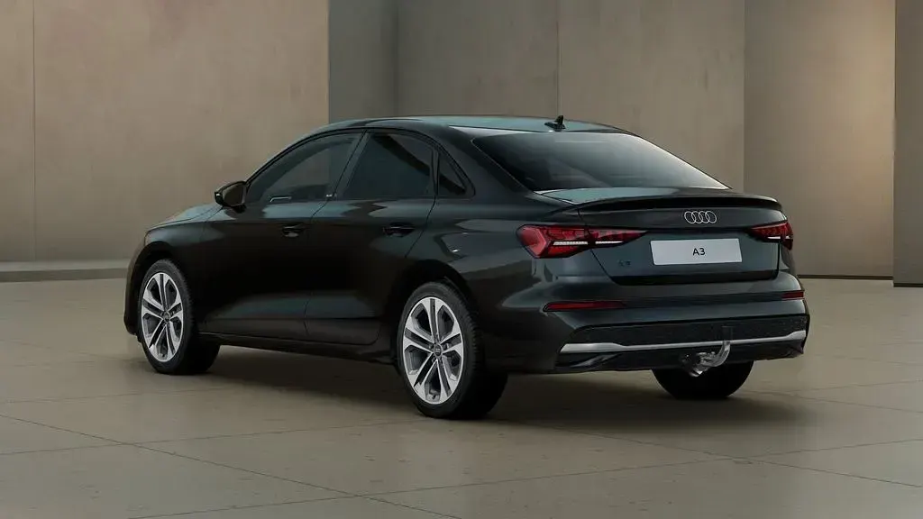 Używany Audi A3 Advanced 150 KM (110 kW) 2025 Czarny Sedan/Limuzyna