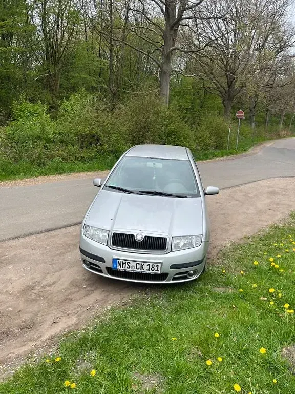 Gebraucht Skoda Fabia Ambiente 75 PS (55 kW) 2005 Silber Limousine