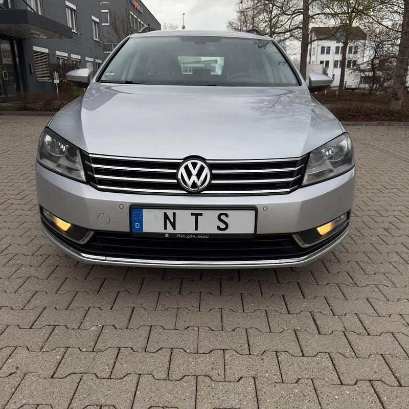 Gebraucht VW Passat 105 PS (77 kW) 2013 Silber Kombi