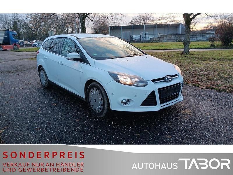 Gebraucht Ford Focus Titanium 105 PS (77 kW) 2013 Frostweiß Kombi