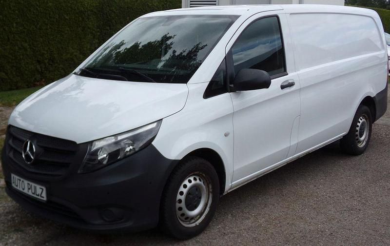 Weiß Gebraucht 2020 Mercedes Vito Van / Kleinbus | 14.999 € (Fairer Preis) - Bild 1/4