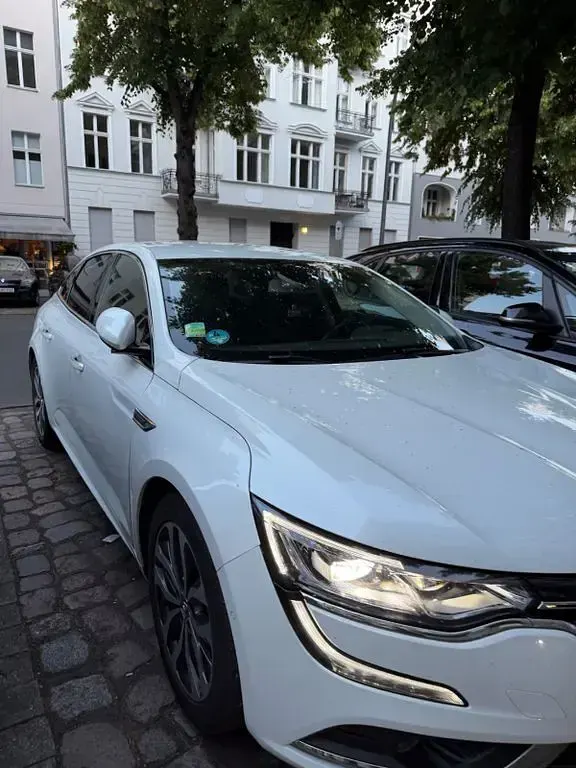 Gebraucht Renault Talisman Intens 200 PS (147 kW) 2017 Weiß Limousine