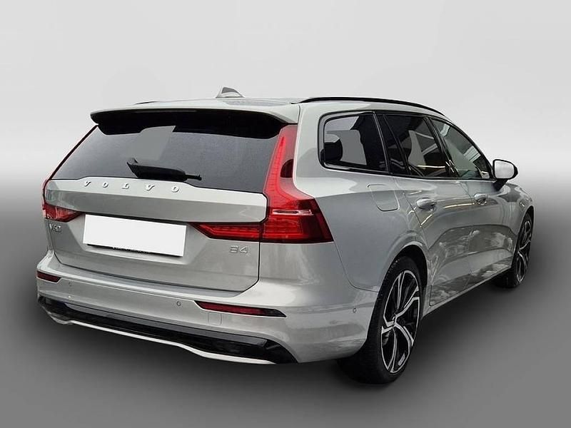 Gebraucht Volvo V60 Plus 197 PS (144 kW) 2025 Silber Kombi
