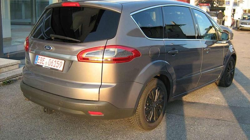 Gebraucht Ford S-MAX S 163 PS (119 kW) 2015 Brisbane braun (met.) Van / Kleinbus